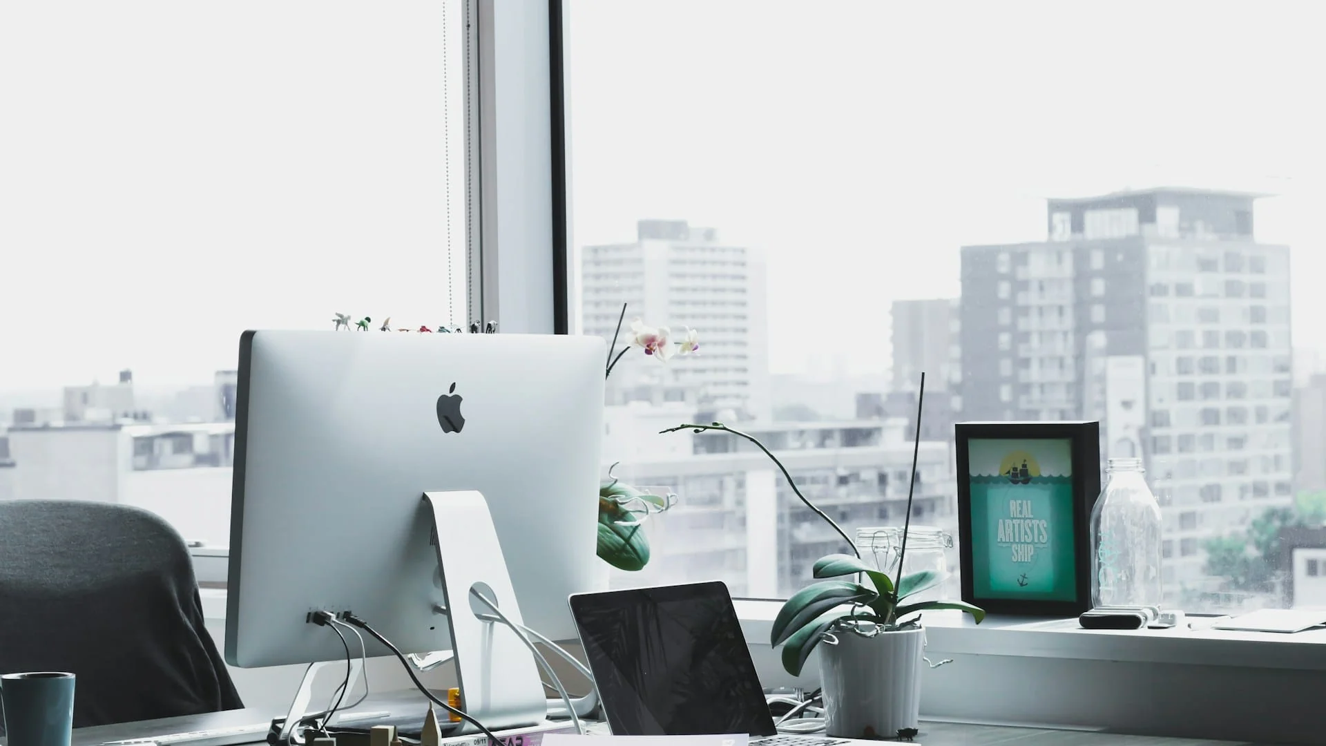 Contact THEATRE HOTEL d.o.o. Split Croatia - professional reception desk and friendly hospitality staff ready to assist